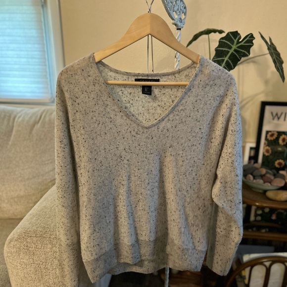 Tahari Speckled 100% 2 ply Cashmere V-Neck Sweater Large - Picture 1 of 5